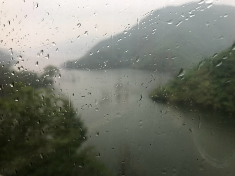 形容秋天下雨的心情句子秋天下雨感慨说说心情