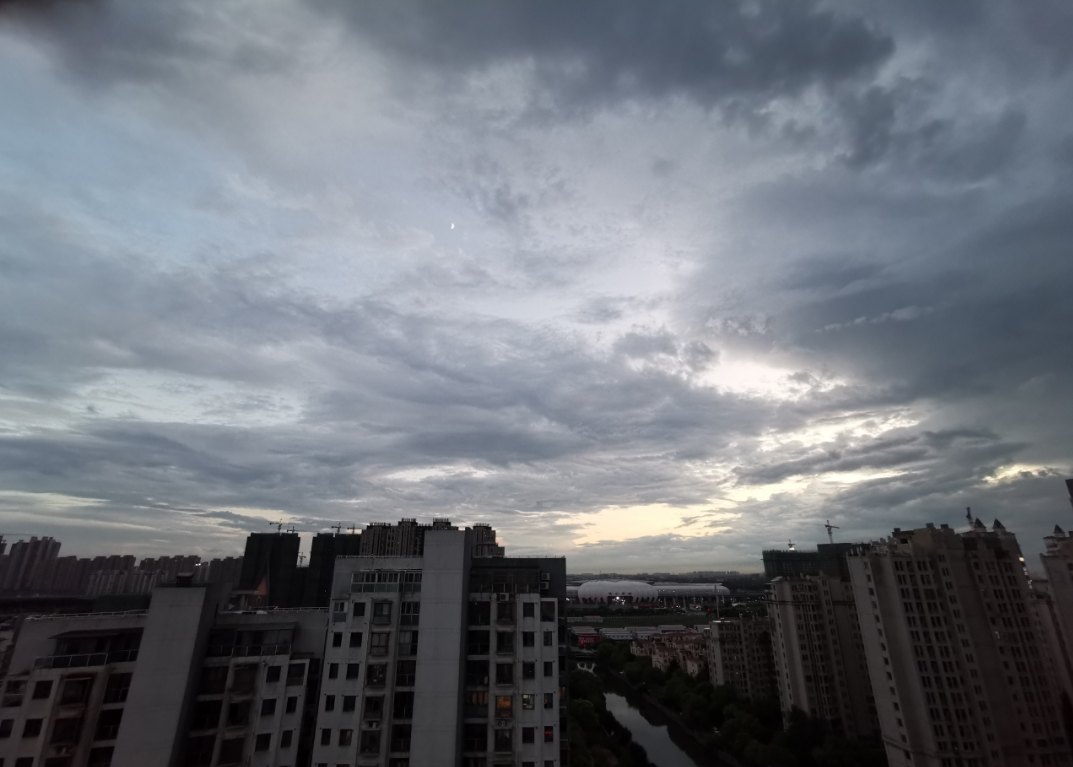 秋天下雨图片景色唯美图片 秋天清晨下雨了的心情句子感慨