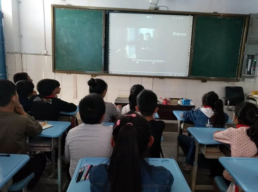 小学|小学国庆节活动报道新闻稿三篇 小学国庆节通讯内容