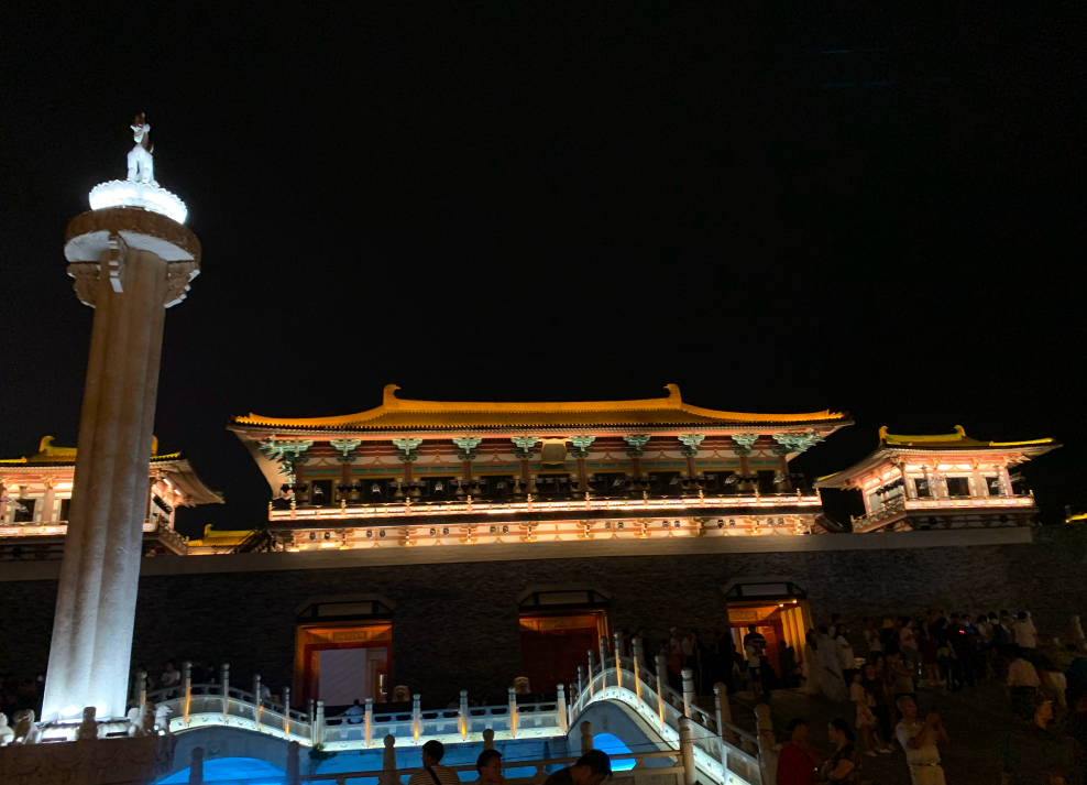 夜景|唐城夜景发朋友圈的句子 去唐城怎么发朋友圈