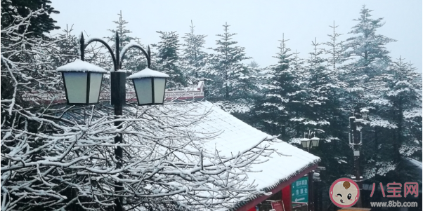 峨眉山下雪了的朋友圈说说 欣赏峨眉山雪景的说说句子