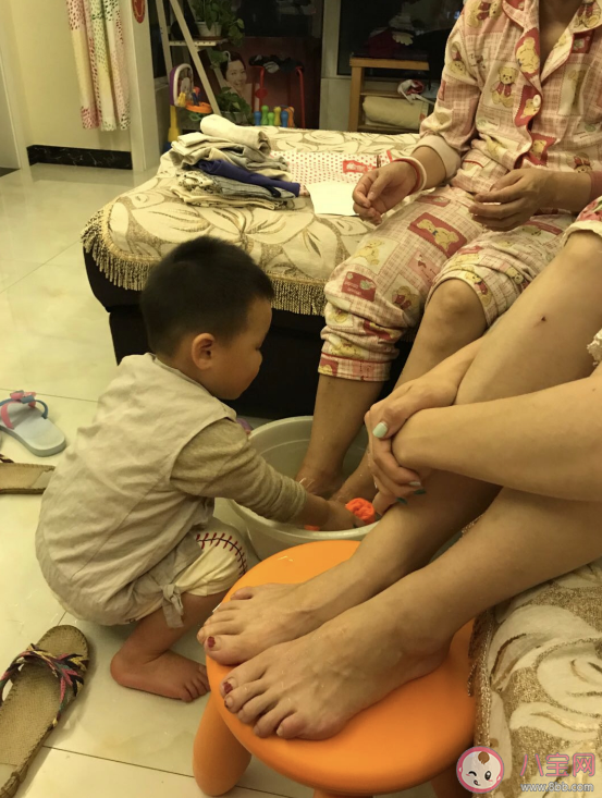 幼儿园布置感恩节作业感慨 孩子完成感恩节作业心情说说