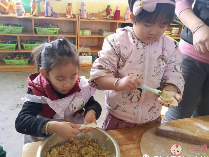 幼儿园|2019幼儿园冬至包饺子活动报道美篇 幼儿园冬至包饺子新闻稿三篇