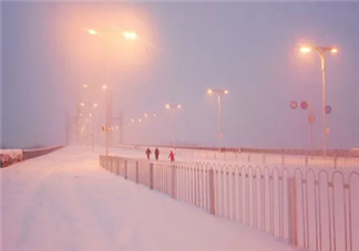 下雪天发朋友圈唯美文清新艺句子 下雪天发朋友圈的说说短句