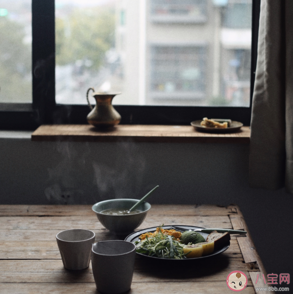 下雨了|下雨了说说心情短语 2020下雨了朋友圈怎么发