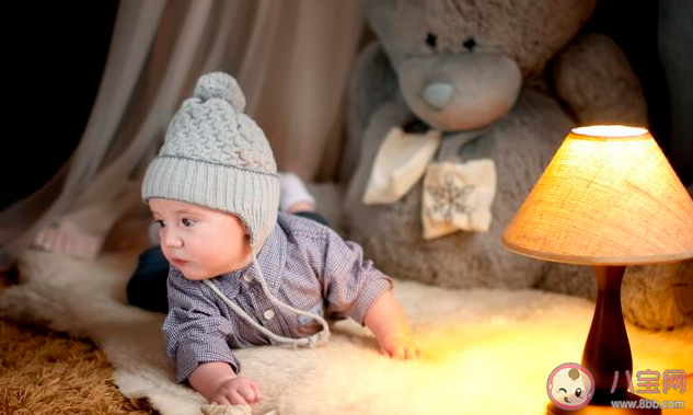小宝宝|小宝宝使用小夜灯有什么争议 关于小夜灯的使用争议