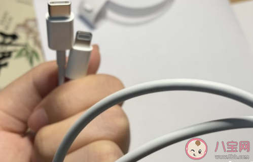 airpods pro充电线是快充线吗 airpods pro充电线配什么充电头