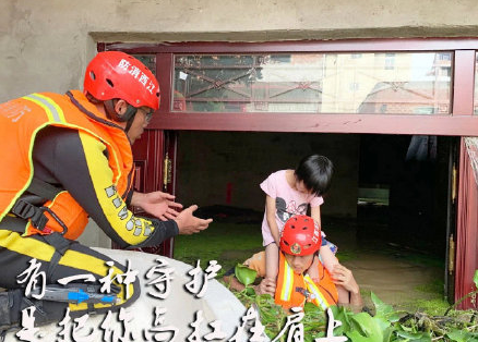 赞美抗洪前线|赞美抗洪前线人民子弟兵武警战士的说说句子 感恩抗洪一线官兵战士的说说大全