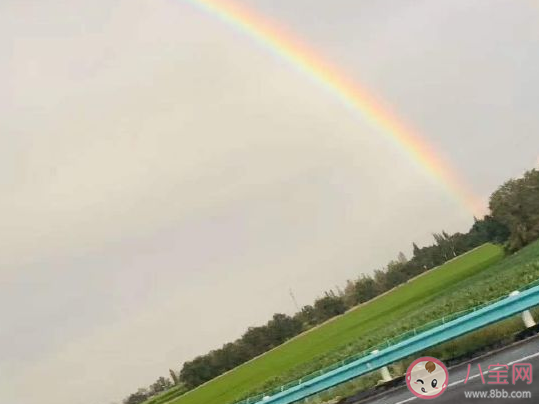 早上下雨|早上下雨有意境心情说说 适合清晨下雨发朋友圈句子