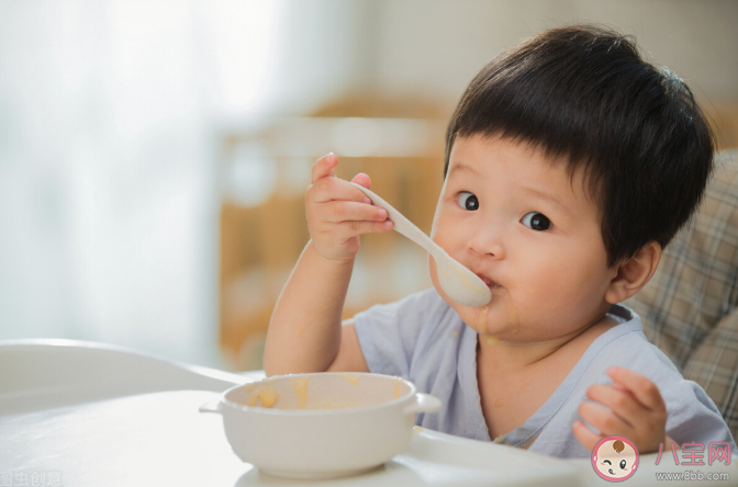 晚上吃饭|小朋友晚上吃饭要吃七八分饱吗 宝宝合理饮食的建议