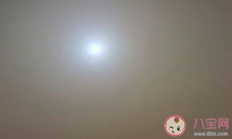 北京出现蓝太阳|北京出现蓝太阳具体是什么原因 蓝太阳是如何形成的