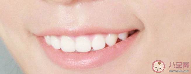 美白牙贴|美白牙贴存在哪些安全隐患 美白牙贴是如何让牙齿变白的