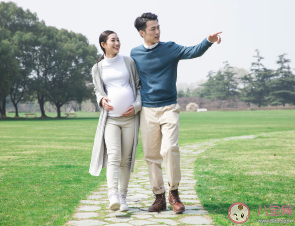 孕晚期|孕晚期走路少对分娩有什么影响 孕晚期走路姿势要注意什么