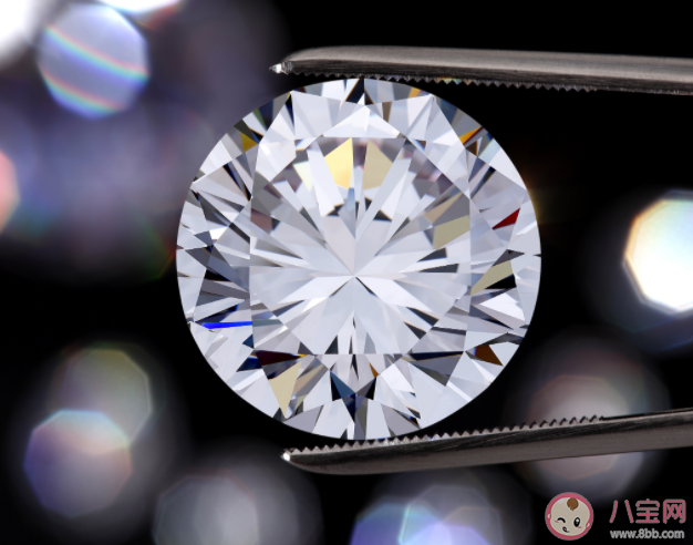 最大|史上最大白钻是多大 钻石净度重要还是颜色重要