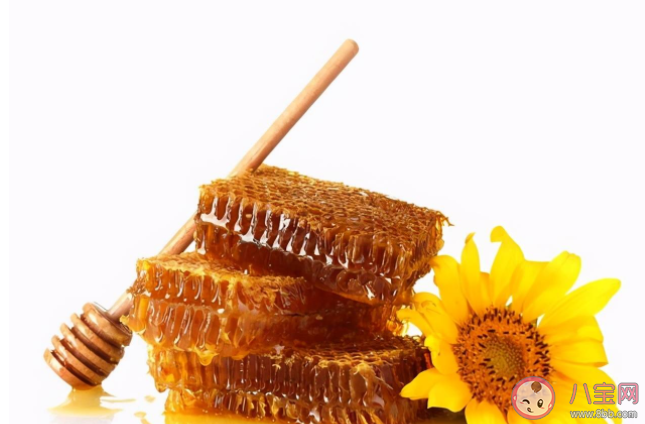 蜂蜜|蜂蜜颜色深好还是浅好 蜂蜜和蜂王浆有什么不同