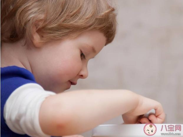 孩子睡前饥饿怎么办 孩子睡前吃什么影响长高