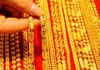 金价一路飙升何时买黄金合适 为何年轻人开始喜欢黄金饰品