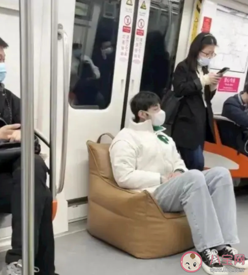 杭州一男子坐地铁自带沙发 哪些东西不能带上地铁
