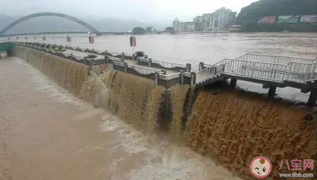 被不卫生的水泡过的饮料不要喝 洪水泡过的食物还能吃吗