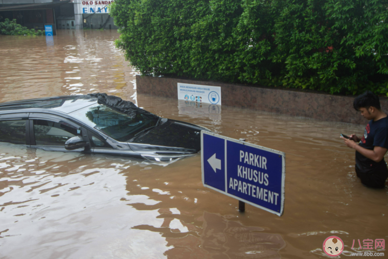 洪水来临时哪些地方是危险地带 洪水发生如何自救