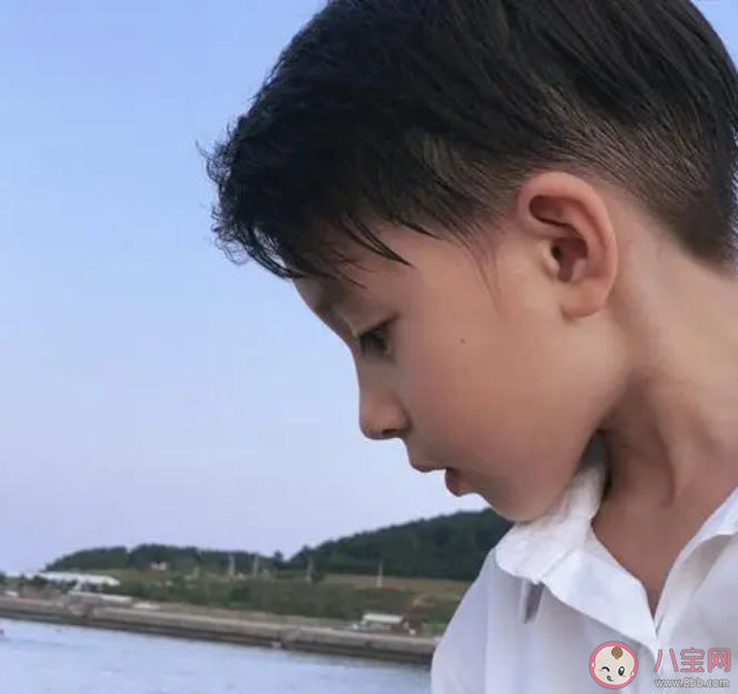 男孩子性格比较娇气怎么办 男孩子怎么变得坚强点