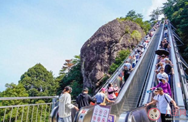 景区安装电梯登山引争议 爬山的意义到底是什么